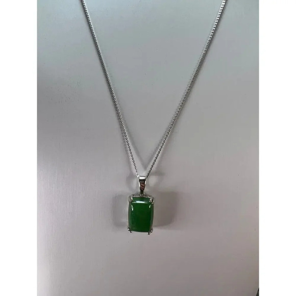 Jade pendant and chain necklace in platinum over sterling silver - Picture 5 of 11